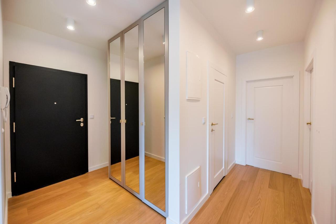 Wola Marble Apartment Варшава Экстерьер фото