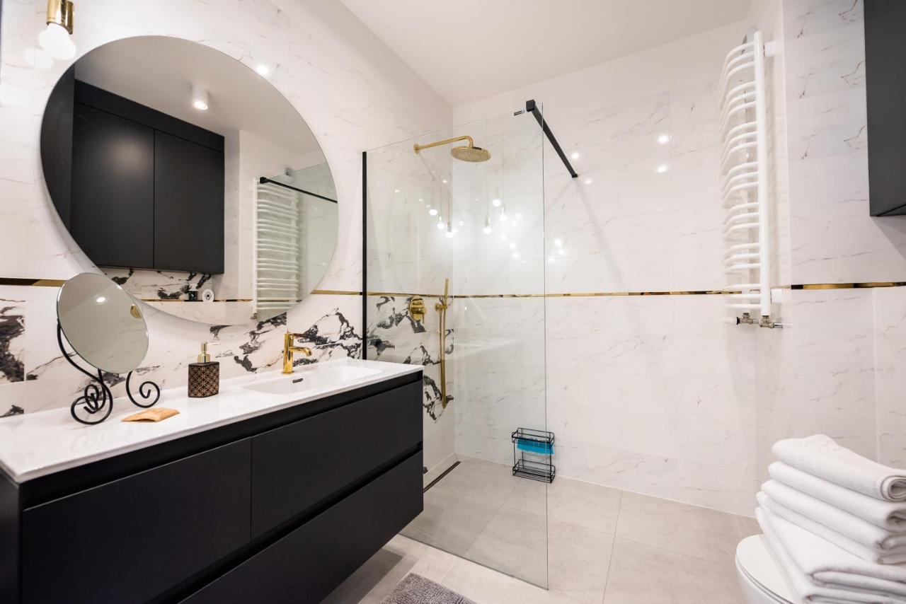 Wola Marble Apartment Варшава Экстерьер фото