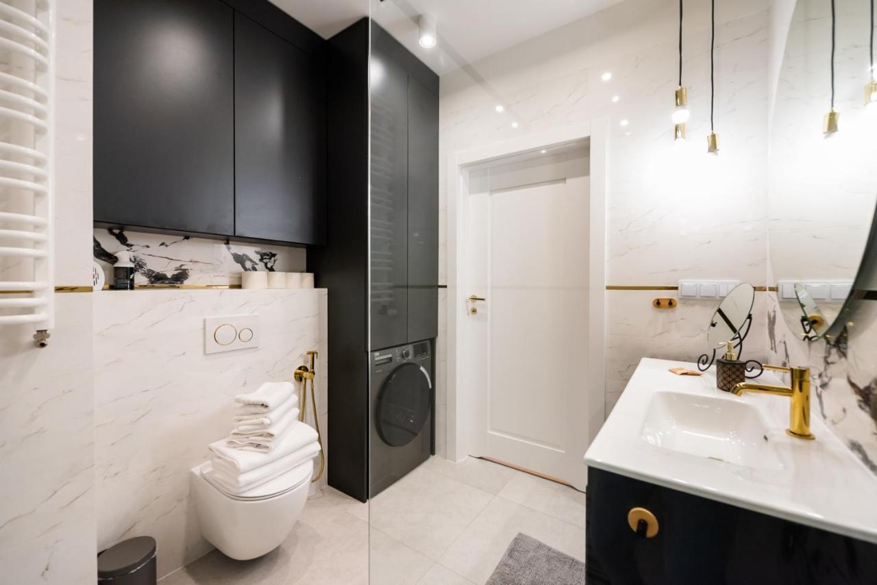Wola Marble Apartment Варшава Экстерьер фото